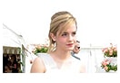 Emma Watson comparece a evento social