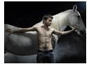 Novas fotos promocionais da peça Equus