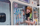 Foto de Rupert Grint em seu carrinho de sorvete